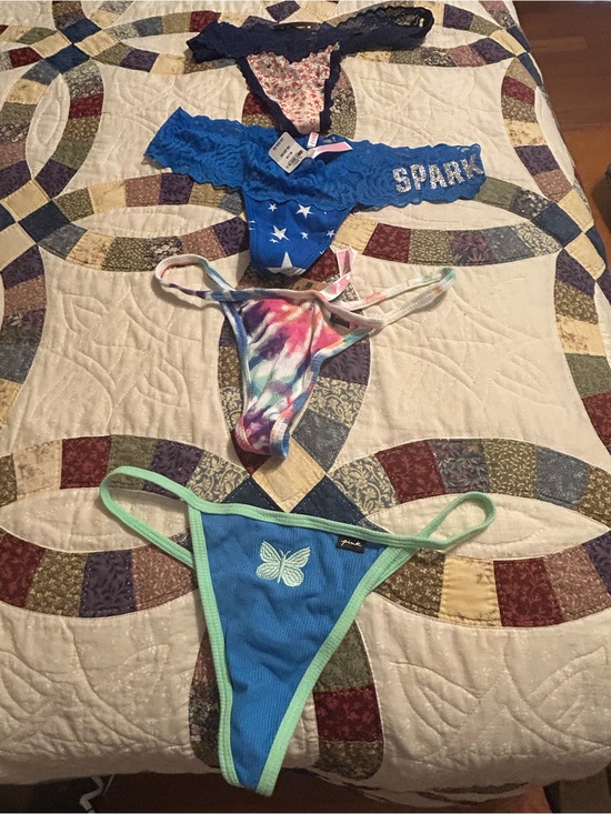 PINK Victoria's Secret Other - VS pink thong panties size M